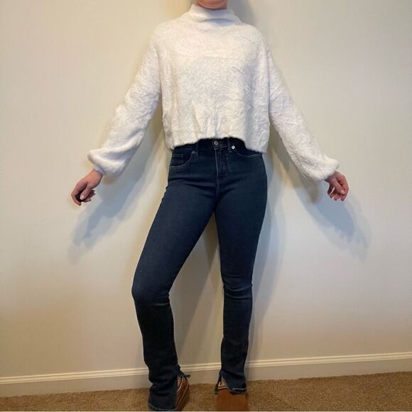 Express Sky Scraper Mid Rise Jeans - Picture 9 of 10